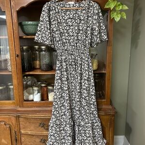 Carly Jean Los Angeles Black and White Floral Midi Dress